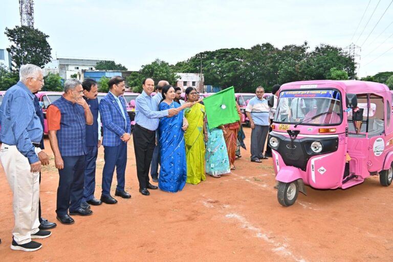 Rotary Club of Anna Nagar Madras and Aptus Value Housing Distribute 27 “Pink” Autos to Women